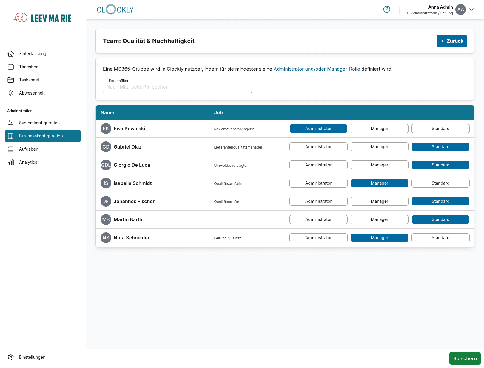 Screenshot der Rollenverteilungsoberfläche für ein Team. Oben befindet sich ein Personenfilter darunter befindet sich eine Tabelle der Teammitglieder mit Name, Jobbeschreibung und Rolle. Unten auf der Seite befindet sich ein Speichern-Button.